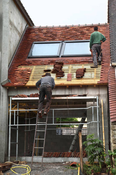 Installation professionnelle de fenêtre de toit de type Velux